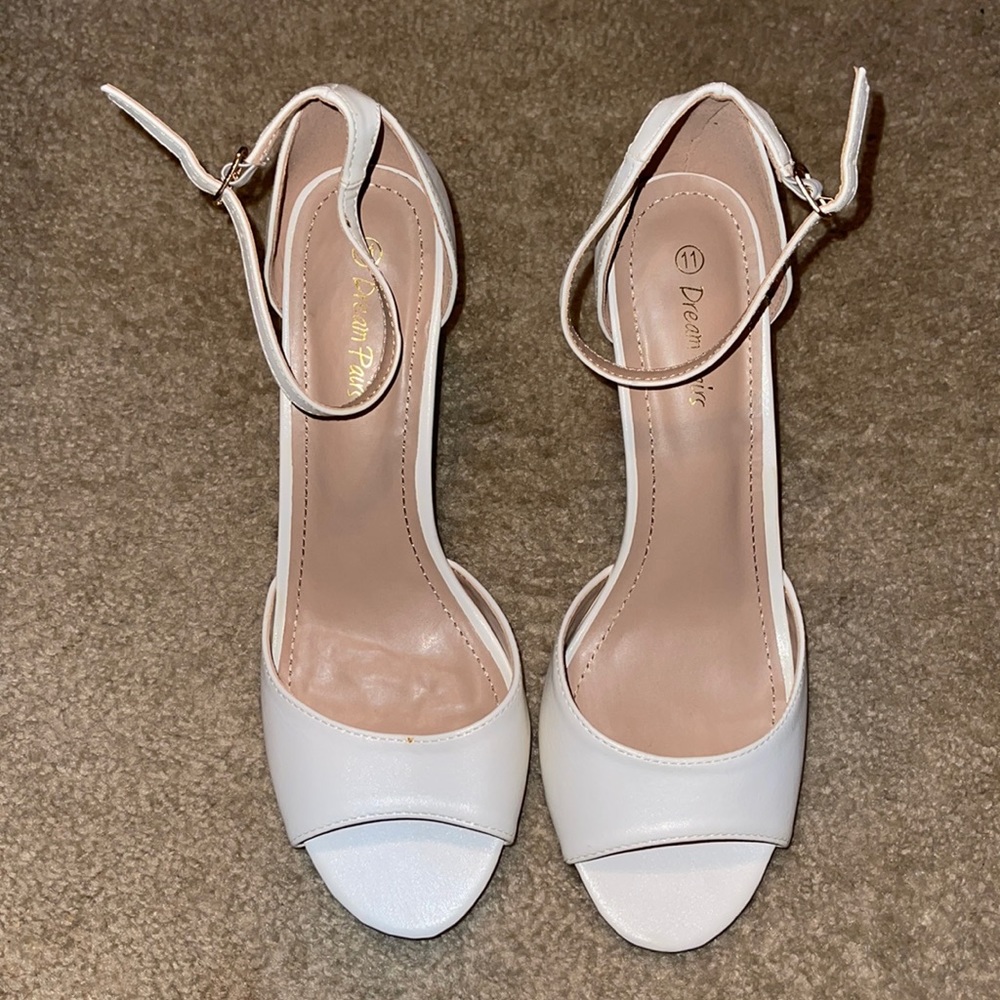 Women’s dress shoes